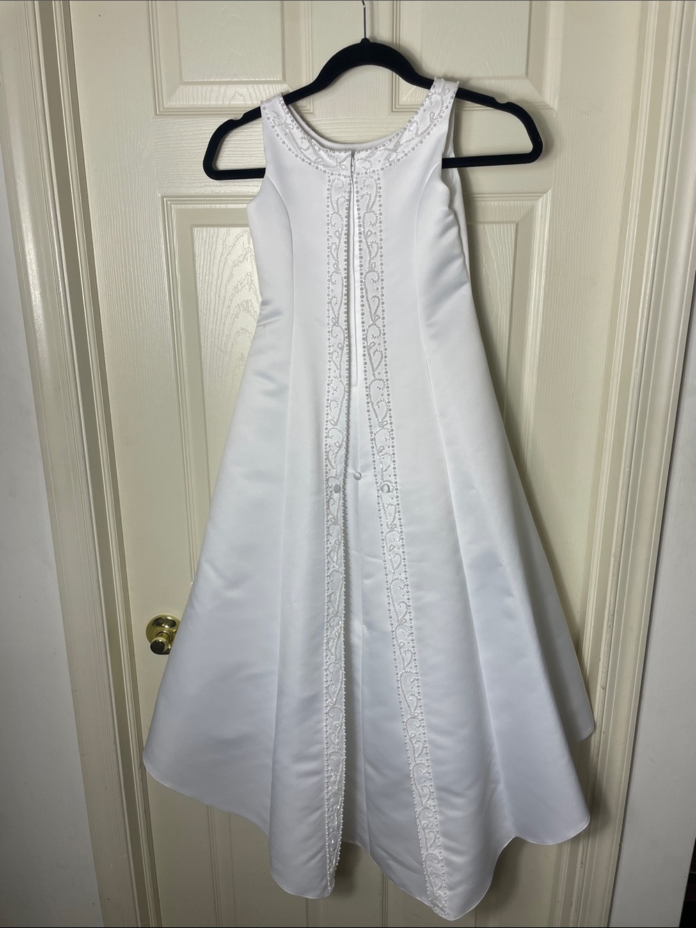 David’s bridal White Sleeveless Flower Girl Dress with Beaded Neckline NWOT - Picture 5 of 8